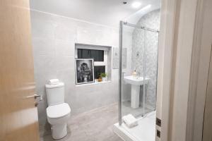 Quirky Group Apartment 5mins to City Centre - Up To 11 Guests