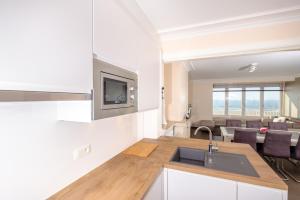 LECOMTE - The Shoreline Beachhouse 77