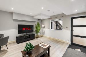 SG, Charming Knightsbridge London Apartment