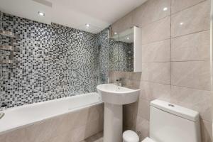 SG, Charming Knightsbridge London Apartment