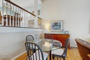 OIB87 Putt & Paddle Paradise