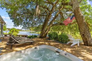 SB11 Shining Waters