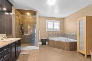 Maple Heights - Stunning Home in West Ottawa