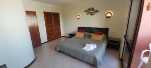 Albufeira Apartment, Pool and Sea view