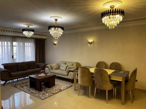 Deluxe Apartment Nasr City El Manteka El sadesa, Egyptشقة سوبر لوكس بالقاهرة ثلاثة غرف نوم مدينة نصر