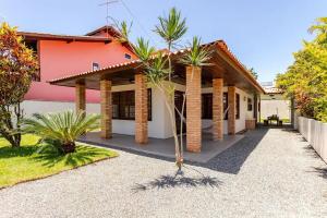 Authentic and cozy Meiembipe beach house