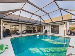 NEW - Villa Rosegarden Oasis, 3 Bedroom Waterfront Pool Villa with Gulf Access