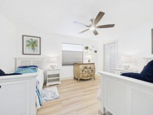 NEW - Villa Rosegarden Oasis, 3 Bedroom Waterfront Pool Villa with Gulf Access