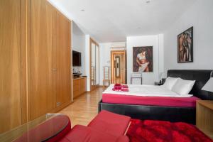 House with jacuzzi and sauna