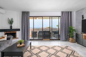 Stunning penthouse in Calahonda