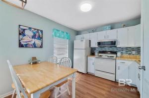 Pet Friendly Beach Access Hangout Nearby Sleeps 6