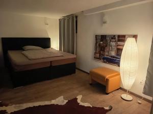 100 qm Apartment,WLAN, TV free Parking,24 h check-in, ,full kitchen,Untergeschoss ,3 Schlafzimmer -Wohnzimmer integriert