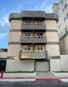 Apartamento na Praia do Morro para até 5 pessoas com garagem