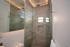 Well-Located Condo Near 5th Ave