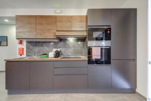 Kuya Suites - Minutes to the St Julians City Centre by Haven and Keys Malta