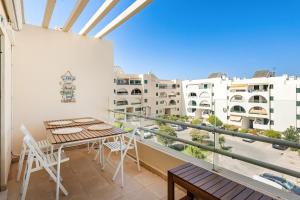 Salgados Retreat -Steps from the Beach at Homesbyfc