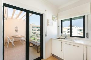 Salgados Retreat -Steps from the Beach at Homesbyfc