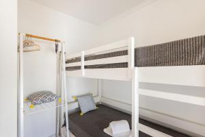 Salgados Retreat -Steps from the Beach at Homesbyfc