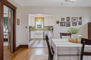 2 bed1 bath, historic beauty, walk downtown