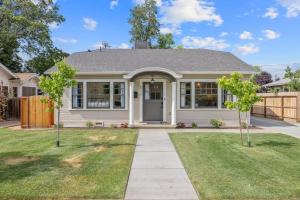 2 bed, 2 bath, historic beauty, walk downtown