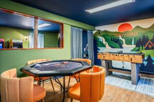 Movie Theater Game Room Resort Amenity Access
