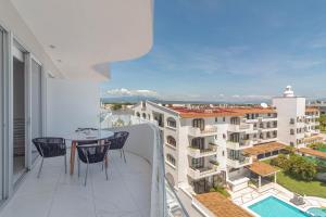 2 Rooms with luxury terrace ,Pool ,Gym ,in Marina