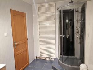 Gîte Confortable pour 4 Pers. avec Piscine et Terrasse - FR-1-744-53