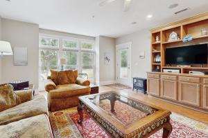 Seahorse Cove at HarborWalk, Unit 1006 | Condo in Southport