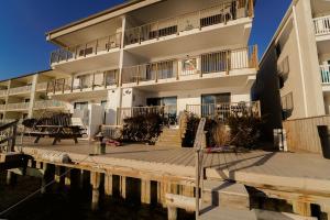 Bayfront Bliss Your Waterfront Getaway