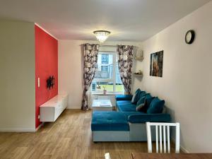 Słoneczne Mieszkanie na Parterze z Ogrodem