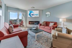 Recently Renovated, Oceanfront, Great Views,Pools