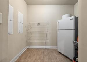 True Oceanfront 8BR • No Road to Cross • Sleeps 24 • Pool Elevator Tropical Dunes II