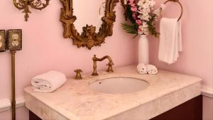 La Casa Rosa Imperial