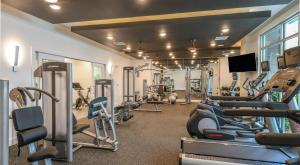 Landing Stylish 1BD Gym Clubhouse