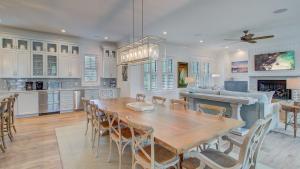 4 36th Avenue by AvantStay