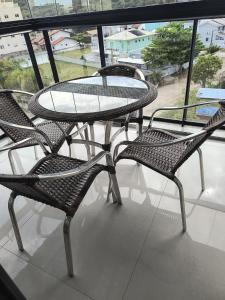 Excelente apartamento com 3 quartos disponíveis Palmas SC próximo a praia - 2 quartos e sala com ar condicionado