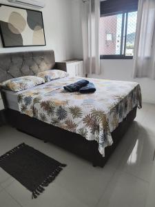 Excelente apartamento com 3 quartos disponíveis Palmas SC próximo a praia - 2 quartos e sala com ar condicionado