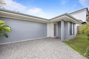 Modern Spacious 4BD Home in Pallara