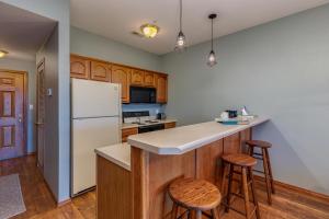 1BR Village At Indian Point 903 near SDC-Free Tickets Daily up to $500