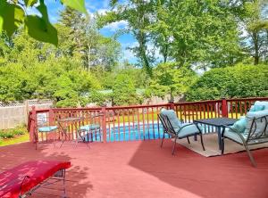 The Lazy Bear, Lake George