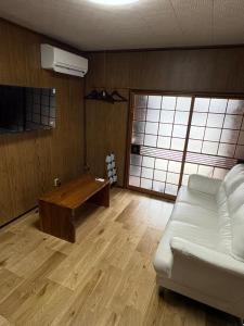 日牟禮乃宿 日牟禮八幡宮徒歩4分ラコリーナ車4分