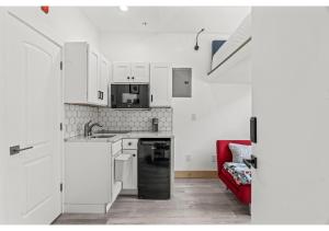 GSN Vine 1 - Boutique Micro-Suite