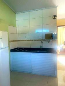 Quitinete com ar-condicionado no centro de Arraial do Cabo