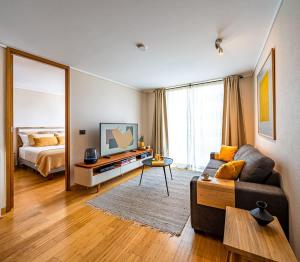 Gold Signature 02 by Nest Collection