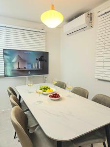 Near COEX Hyundai Dept 2BR 3Q Max 6 Quiet Stay