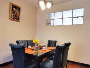 Comfortable & Spacious Apartment 1st Floor with Garden View