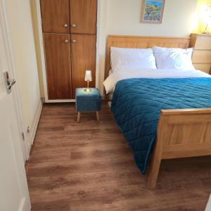 Spacious 3 Bedroom Property, Sleeps 8, Perfect for Business & Leisure in South East London