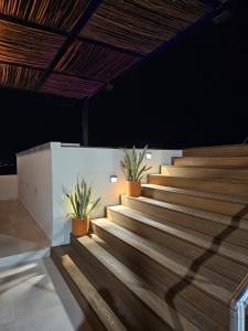 Apartment on 5th Ave with pool and paddle tennis court