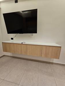 Apartment on 5th Ave with pool and paddle tennis court