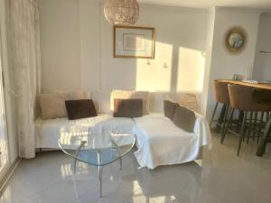 Dúplex luminoso con piscina y parking en Denia - ES-373-17